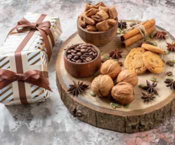 Seasonal Trends: What’s Hot In Chocolate Hampers And Food Hampers This Year?